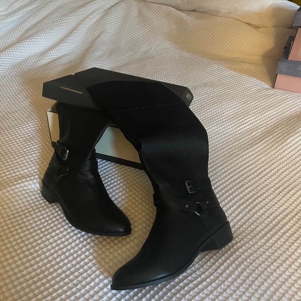 Black Boots